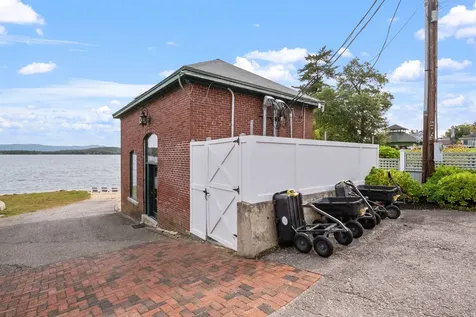 8 Deadreckoning Point Laconia NH 03246