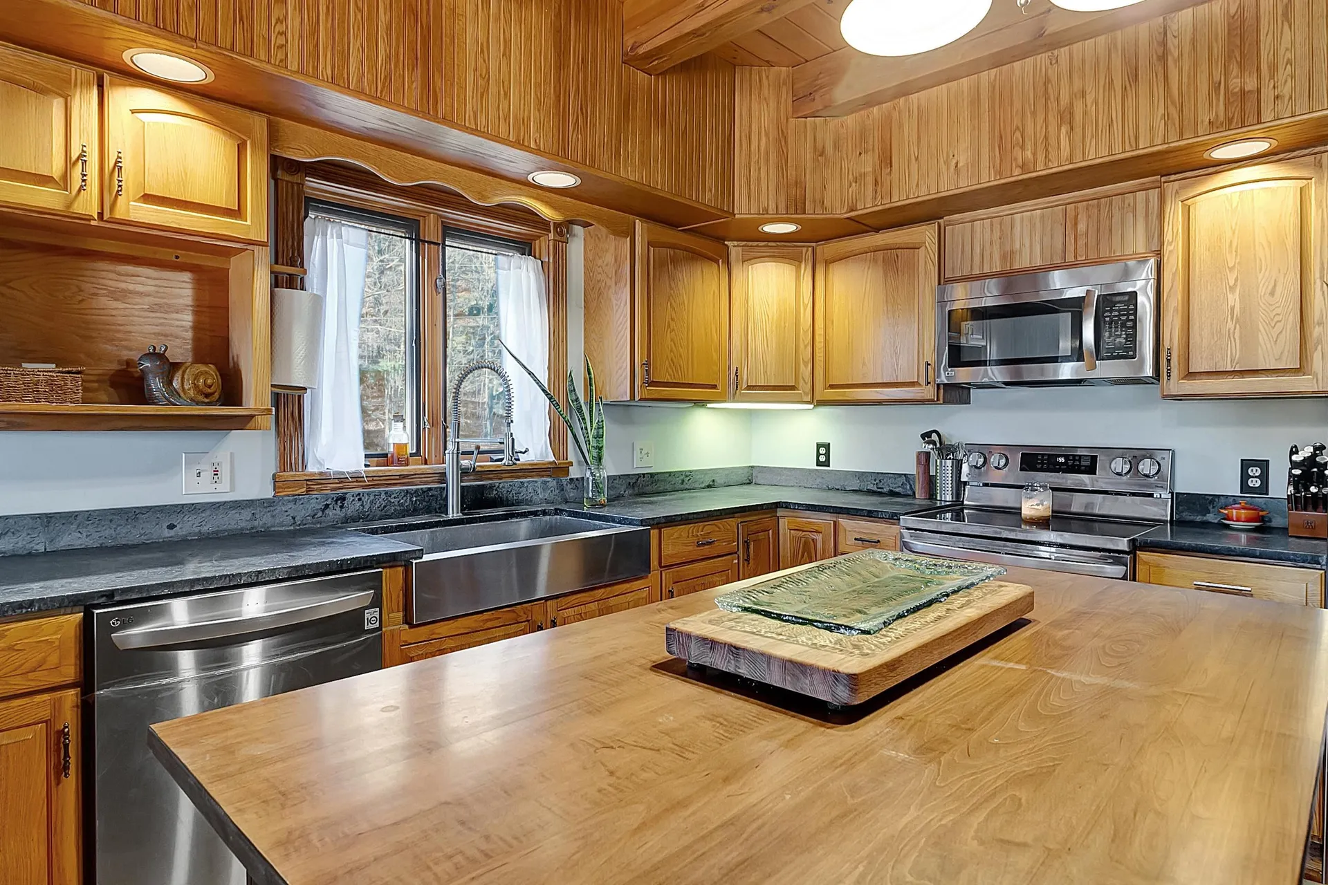 4 Herricks Cove Rockingham VT 05101