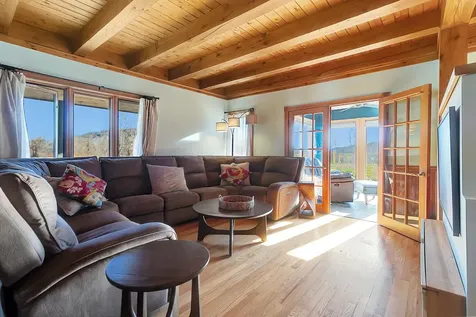 4 Herricks Cove Rockingham VT 05101