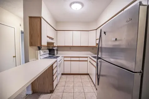 5 Tsienneto Road Derry NH 03038