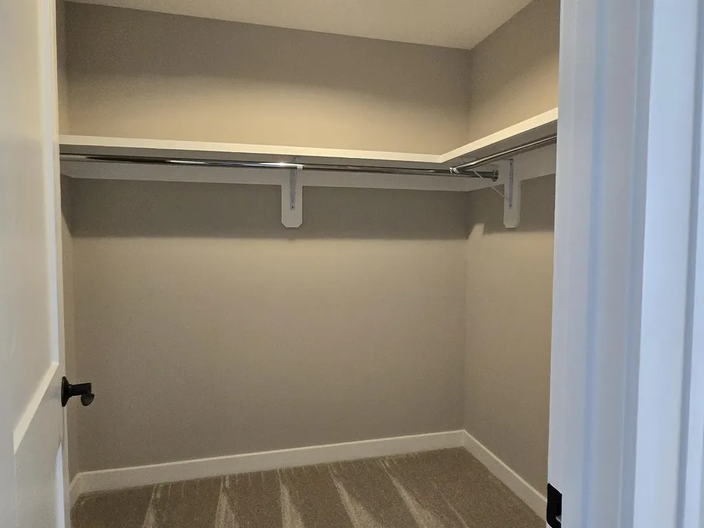 31 Grapevine Run Portsmouth NH 03801