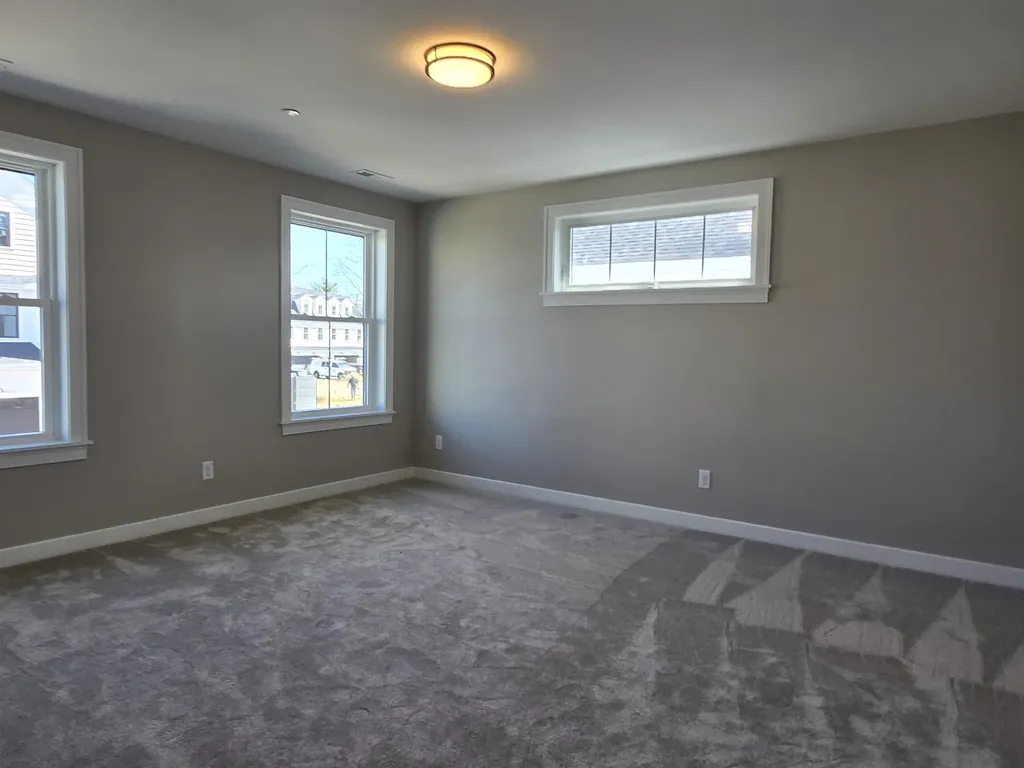 31 Grapevine Run Portsmouth NH 03801