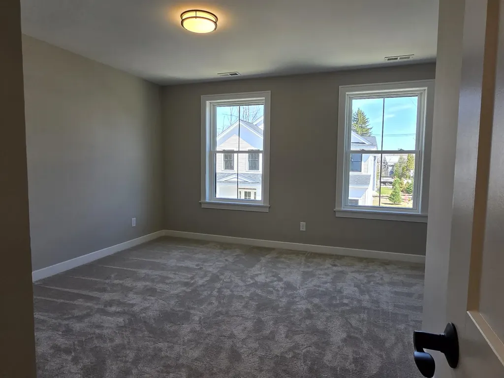 31 Grapevine Run Portsmouth NH 03801