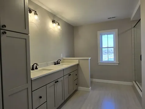 31 Grapevine Run Portsmouth NH 03801