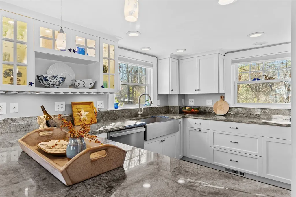 47 Causeway Street Seabrook NH 03874