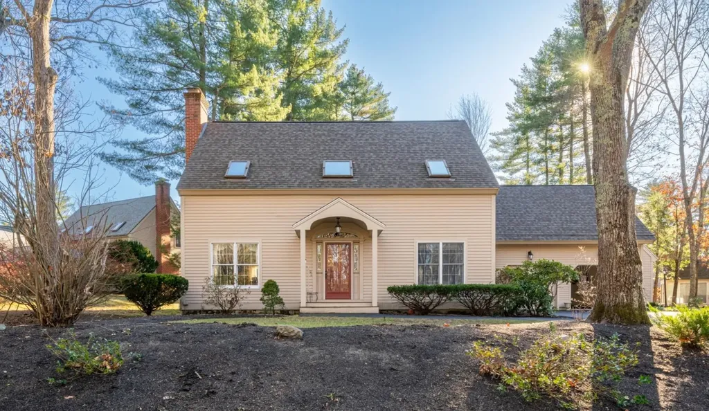 8 Stratham Green Stratham NH 03885