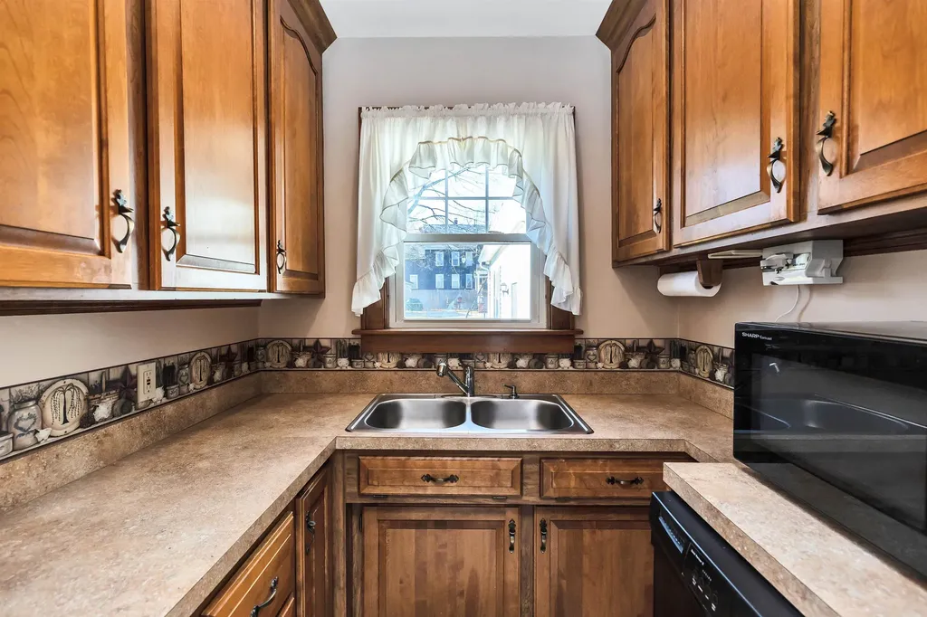 1061 Merrill Street Manchester NH 03103