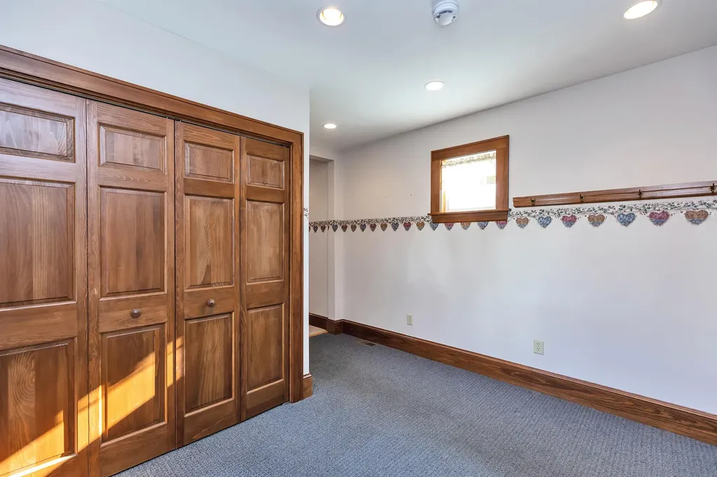 1061 Merrill Street Manchester NH 03103
