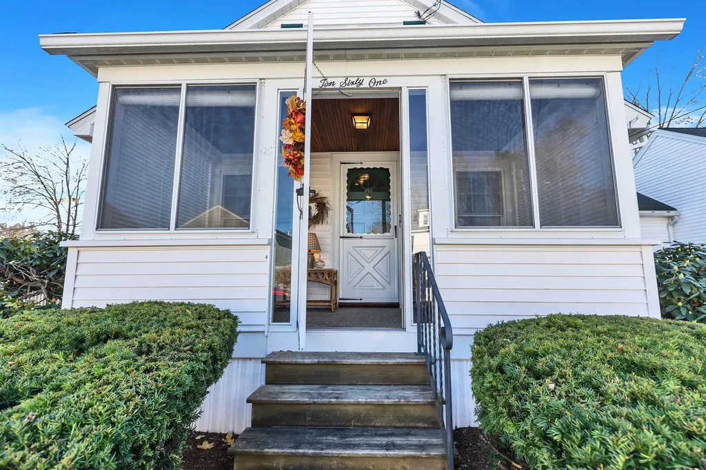 1061 Merrill Street Manchester NH 03103