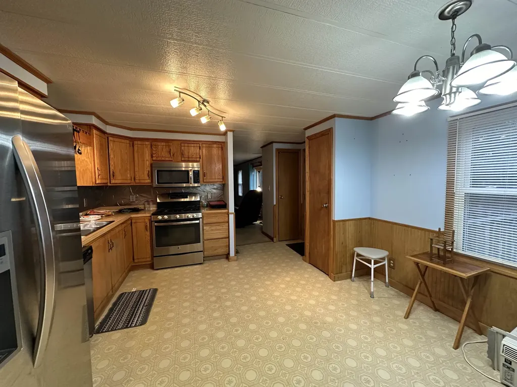 7 Deepwood Park Brattleboro VT 05301