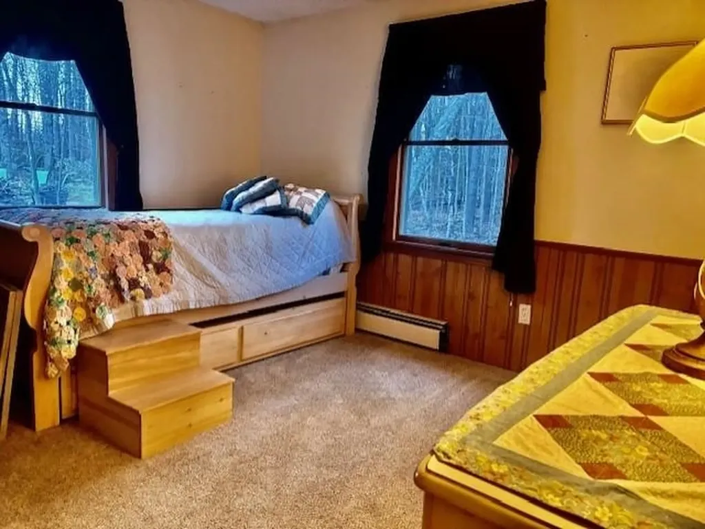 22 Port Wedeln Road Wolfeboro NH 03894