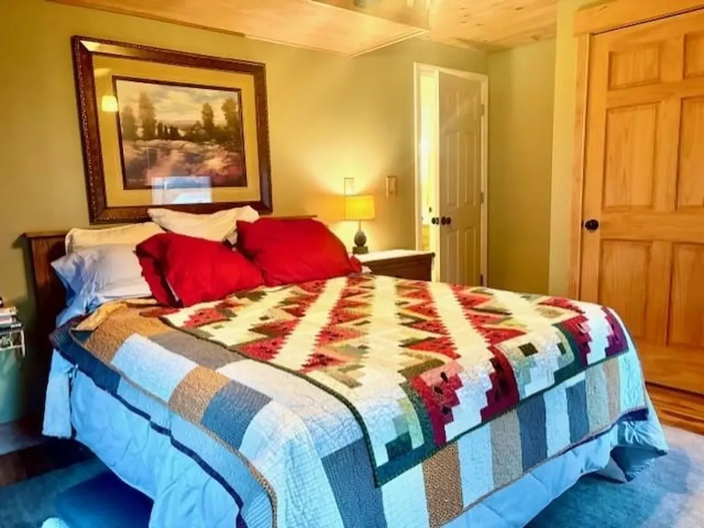 22 Port Wedeln Road Wolfeboro NH 03894