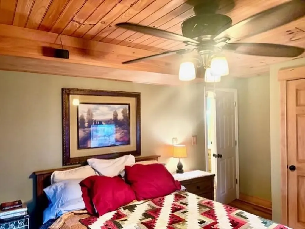 22 Port Wedeln Road Wolfeboro NH 03894