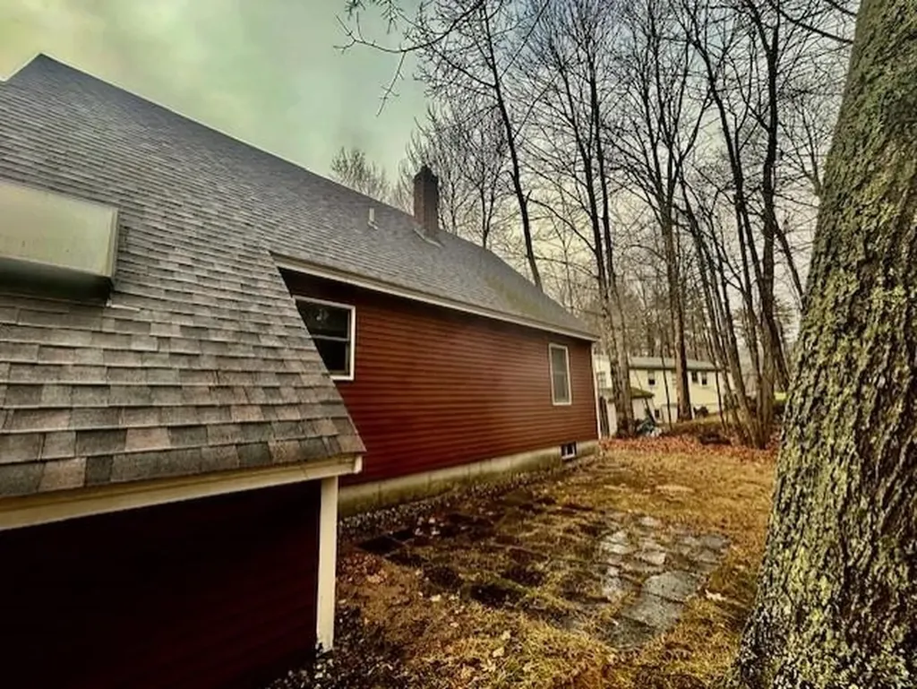 22 Port Wedeln Road Wolfeboro NH 03894