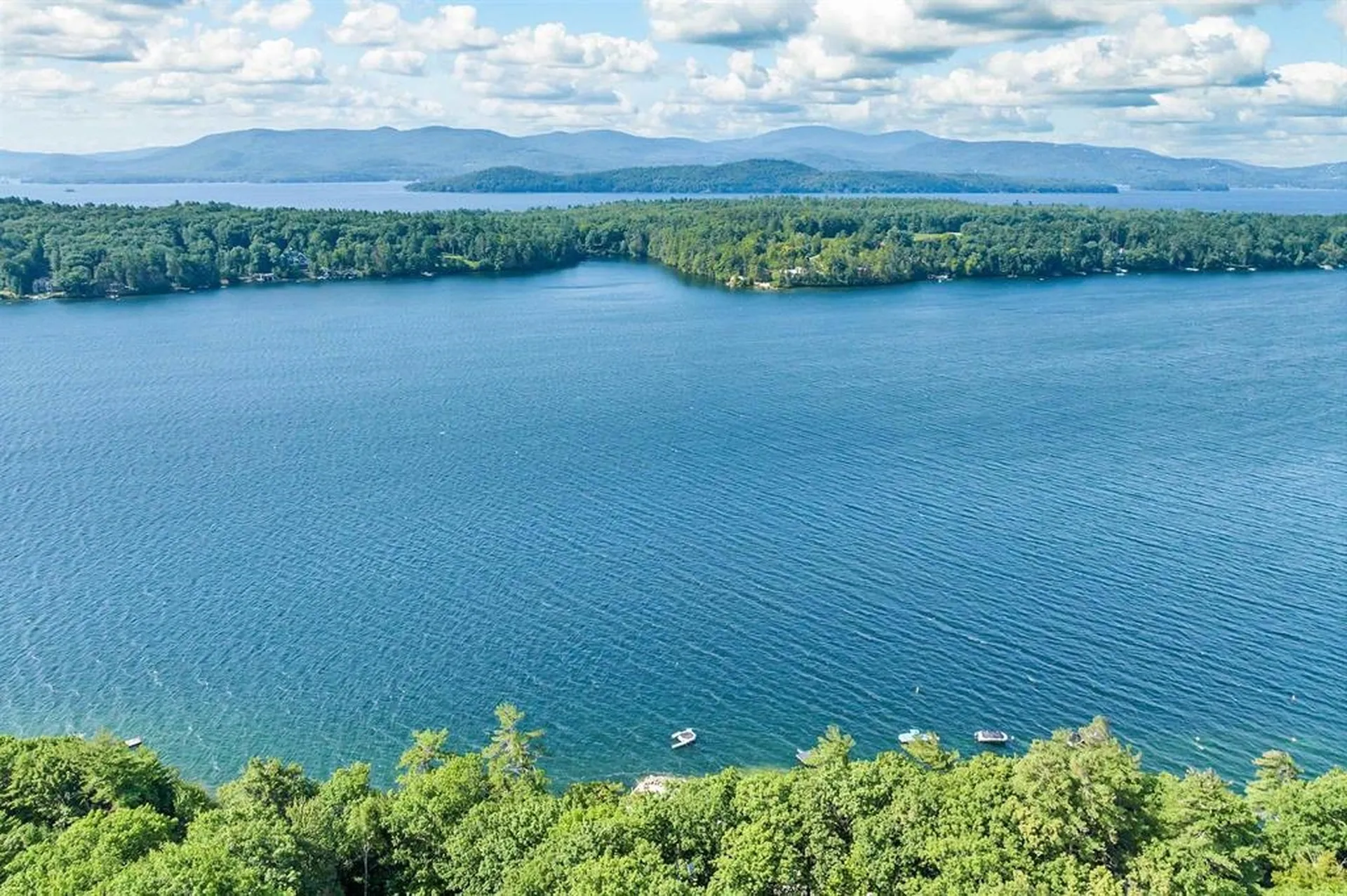 22 Port Wedeln Road Wolfeboro NH 03894