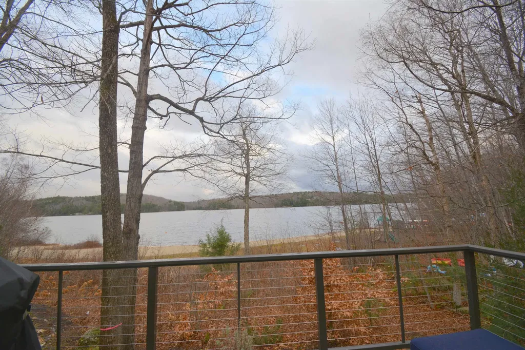 48 Old Beach Circle Grantham NH 03753