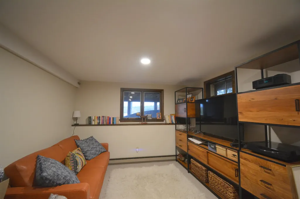 48 Old Beach Circle Grantham NH 03753