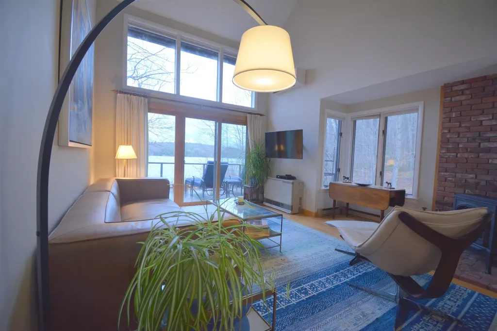 48 Old Beach Circle Grantham NH 03753