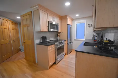48 Old Beach Circle Grantham NH 03753