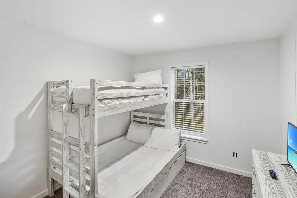 53 Sunrise Hill Road Thornton NH 03285