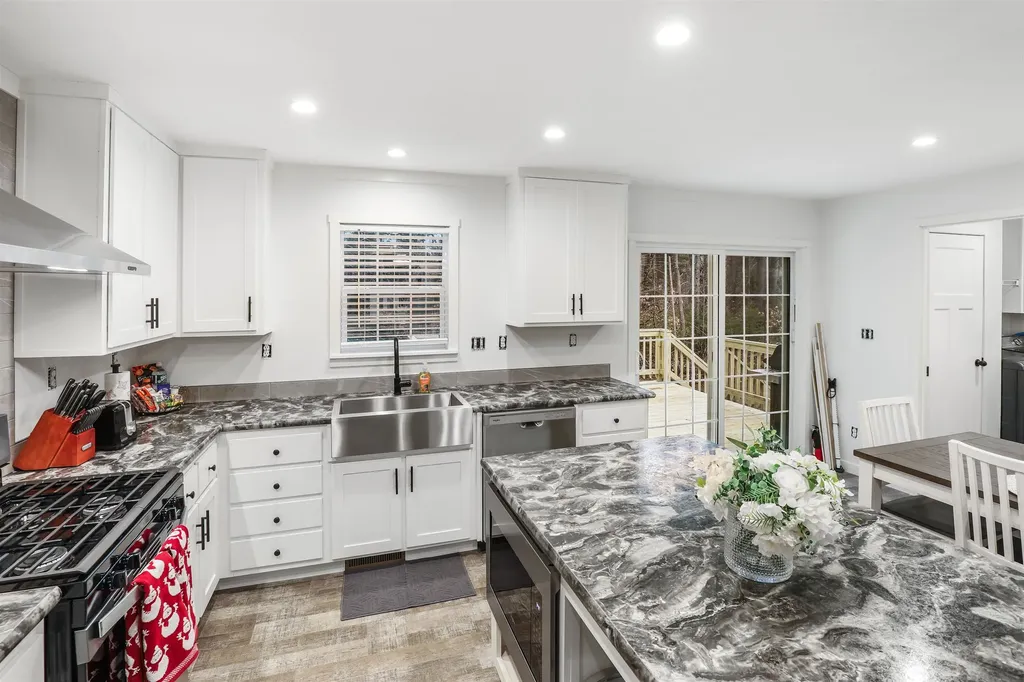 53 Sunrise Hill Road Thornton NH 03285