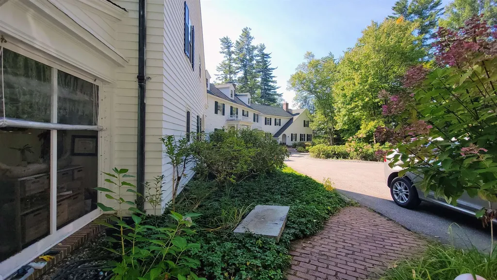105 Elkins Point Road Moultonborough NH 03254