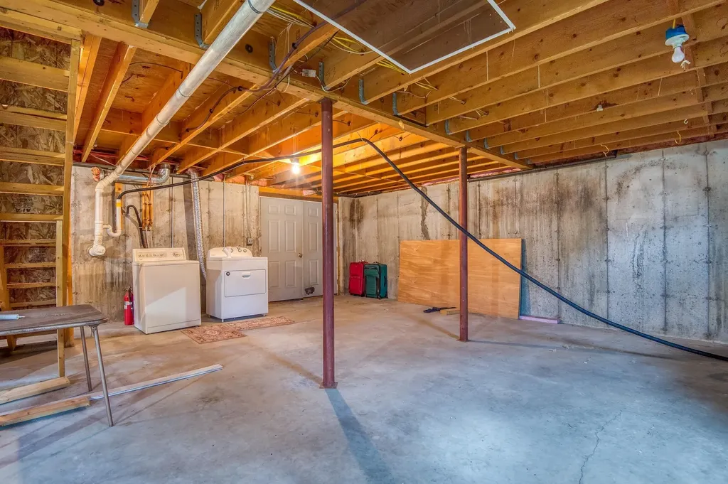 1295 Nh Route 16 Dummer NH 03588