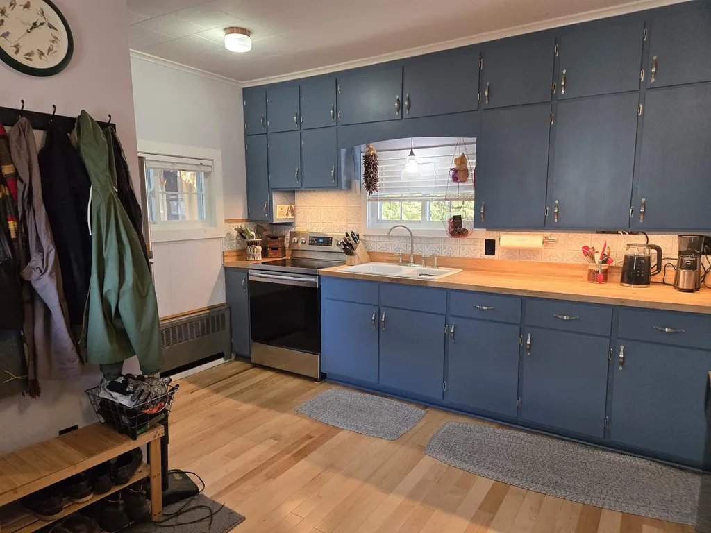 48 Maple Square Franklin NH 03235