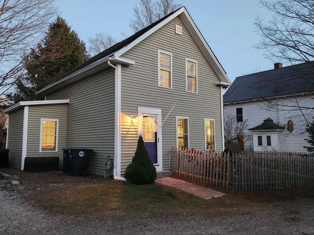 48 Maple Square Franklin NH 03235