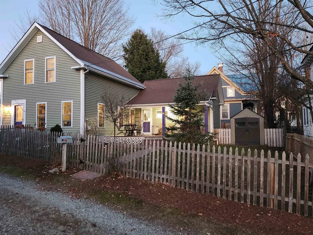 48 Maple Square Franklin NH 03235