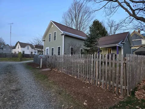 48 Maple Square Franklin NH 03235