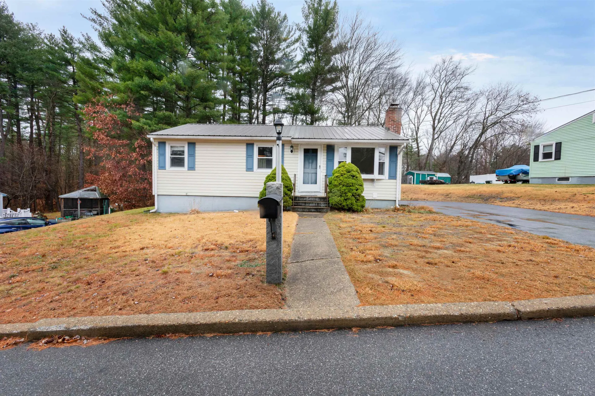 445 Greeley Street Manchester NH 03102