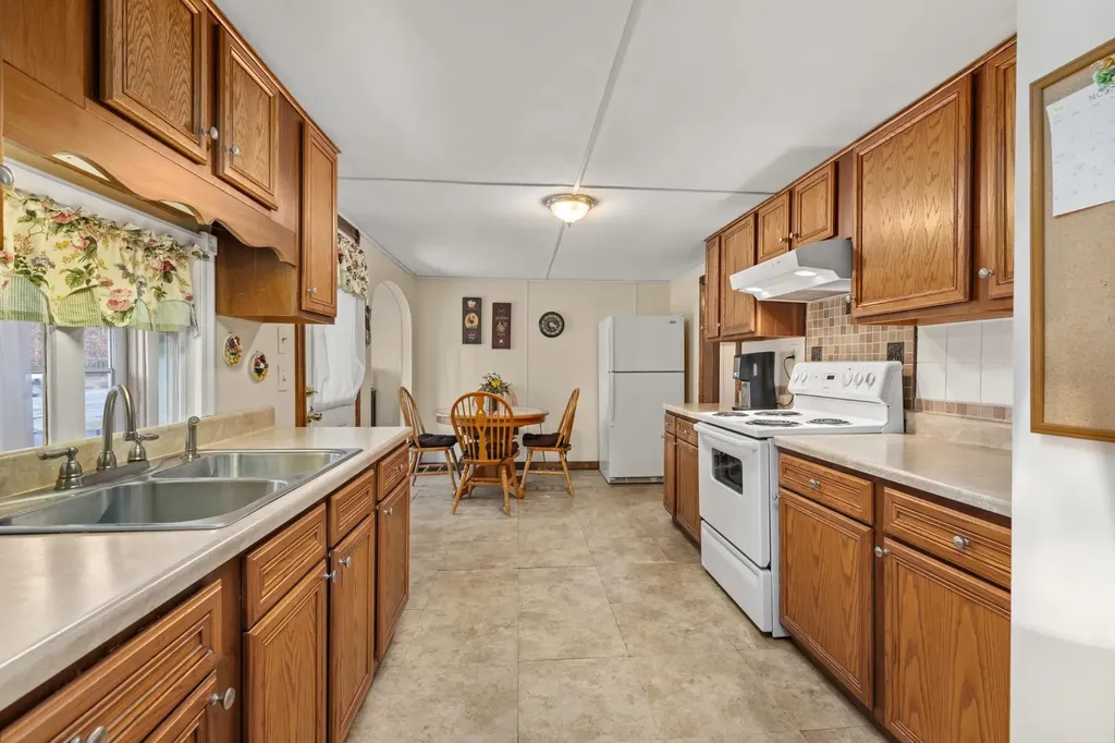 81 Milton Road Rochester NH 03868