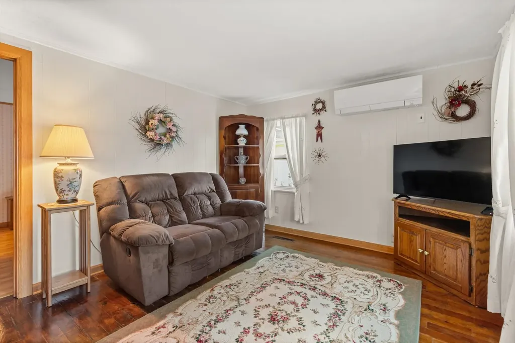 81 Milton Road Rochester NH 03868