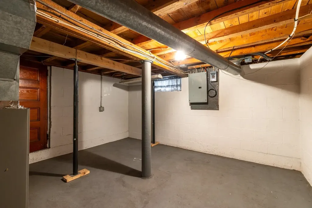 81 Milton Road Rochester NH 03868