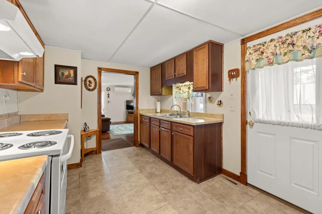 81 Milton Road Rochester NH 03868