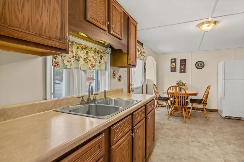 81 Milton Road Rochester NH 03868