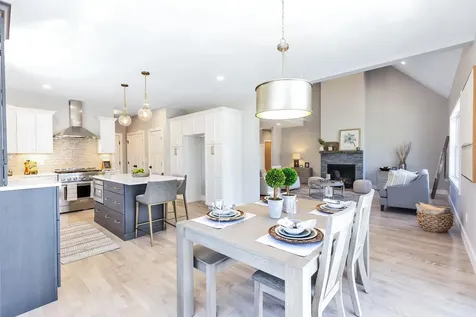 22 Treeline Drive Auburn NH 03032