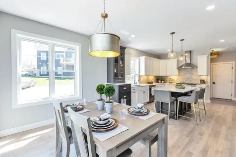 22 Treeline Drive Auburn NH 03032