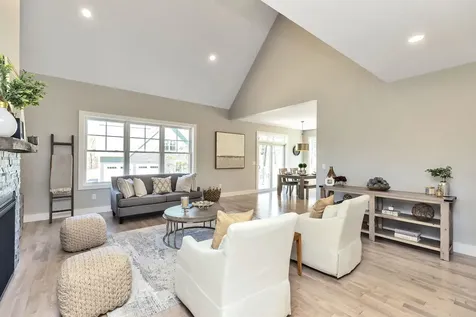 22 Treeline Drive Auburn NH 03032