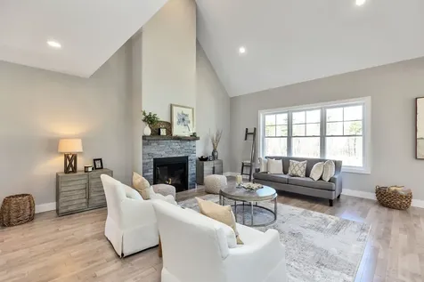 22 Treeline Drive Auburn NH 03032