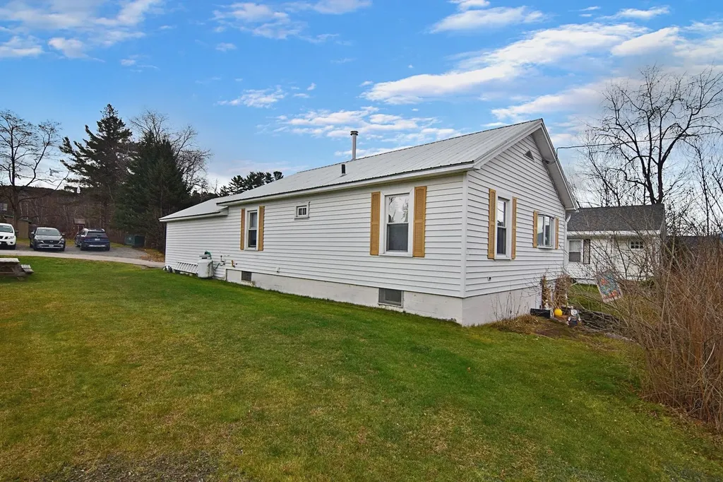 48 Pine Street Littleton NH 03561