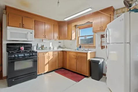 555 Northwest Hill Road Pownal VT 05261