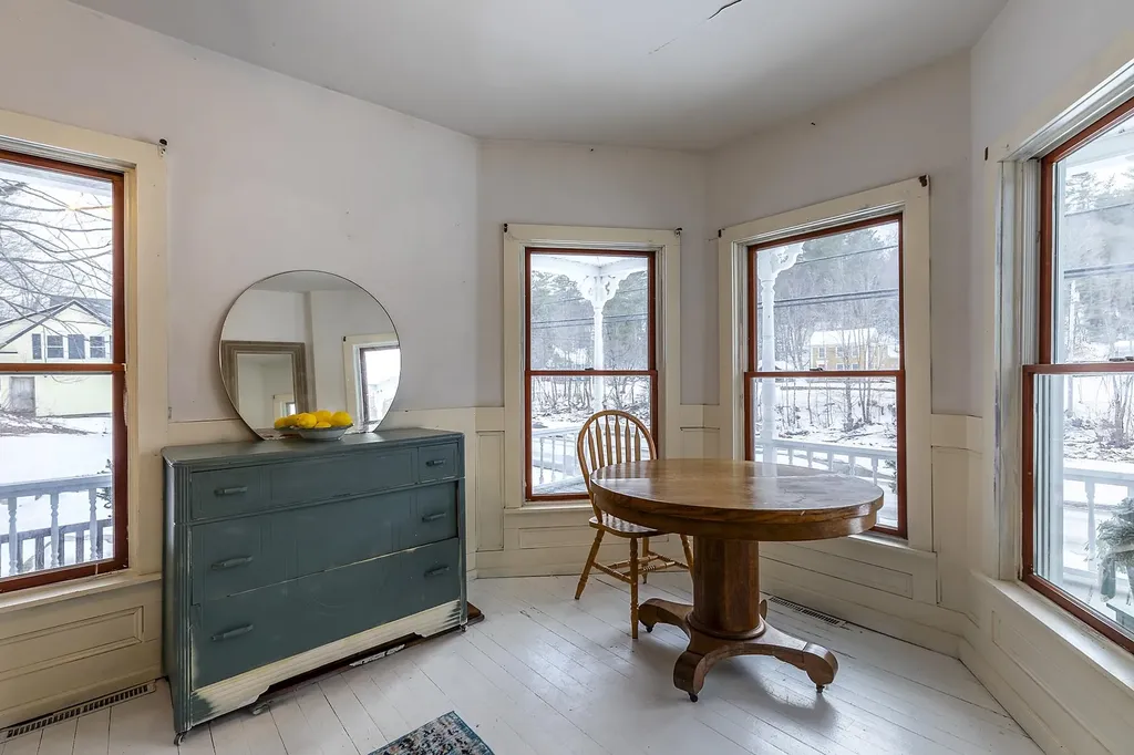 347 Main Street Londonderry VT 05155