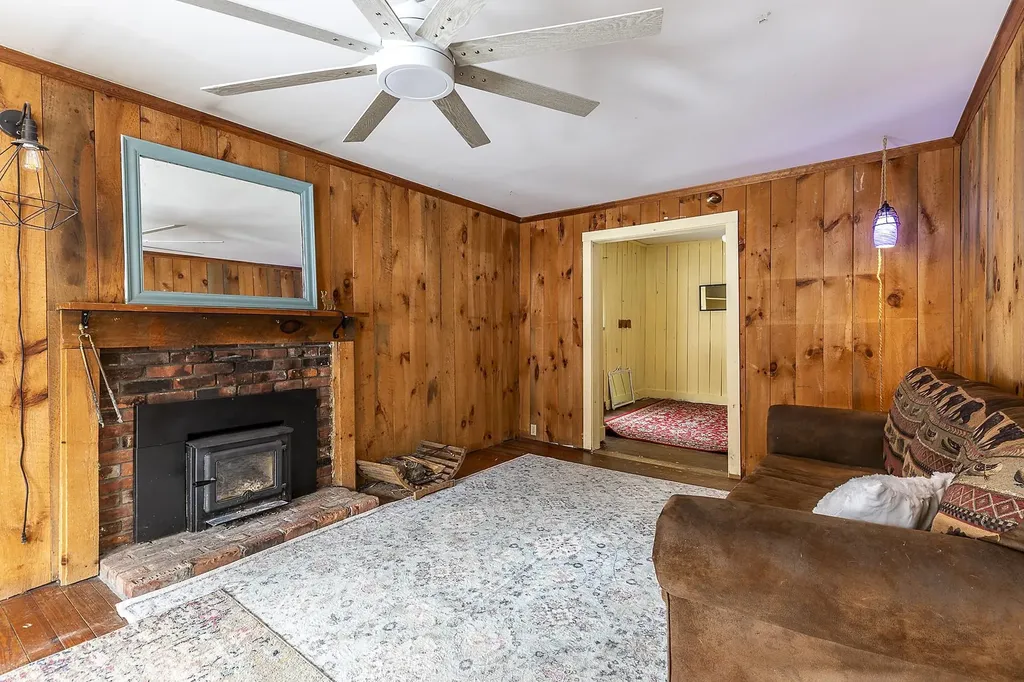 347 Main Street Londonderry VT 05155