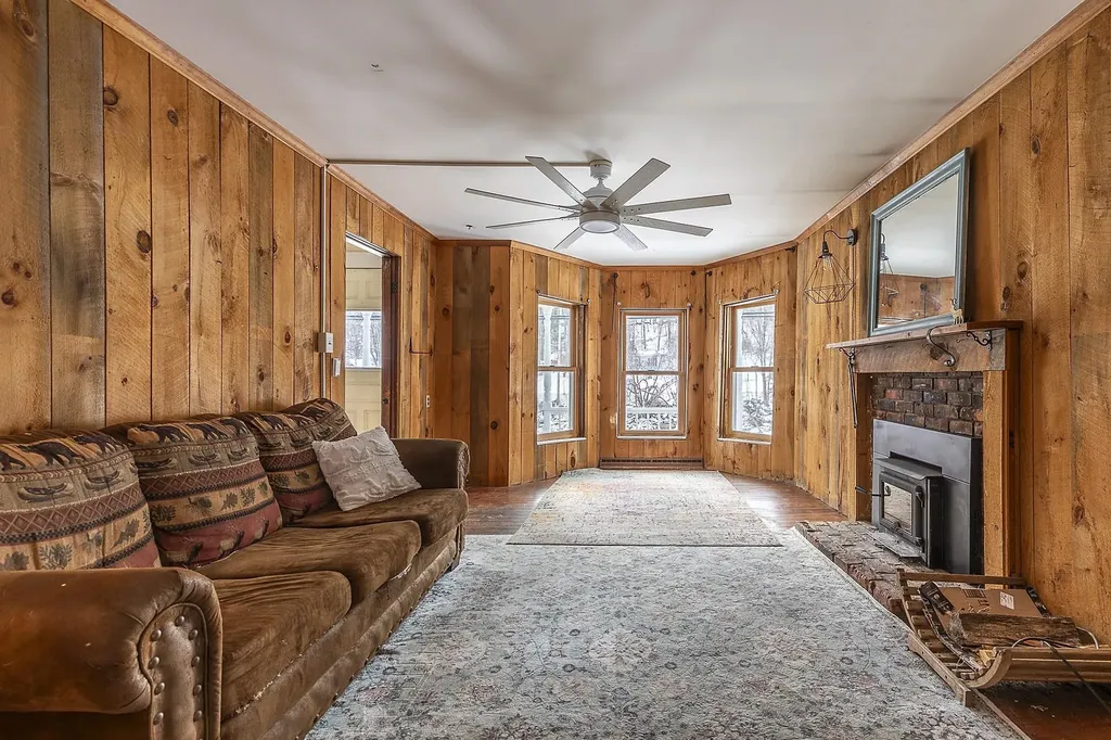 347 Main Street Londonderry VT 05155