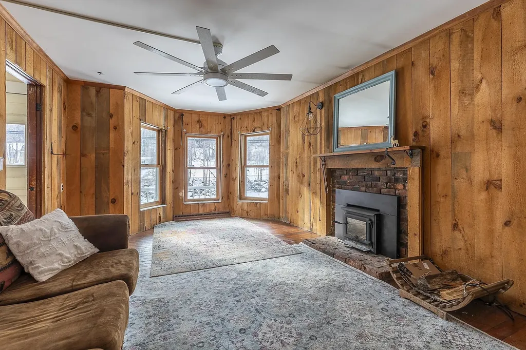 347 Main Street Londonderry VT 05155