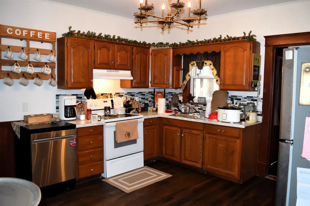 214 Pine Street Nashua NH 03060
