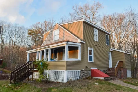 135 Groveland Avenue Manchester NH 03104