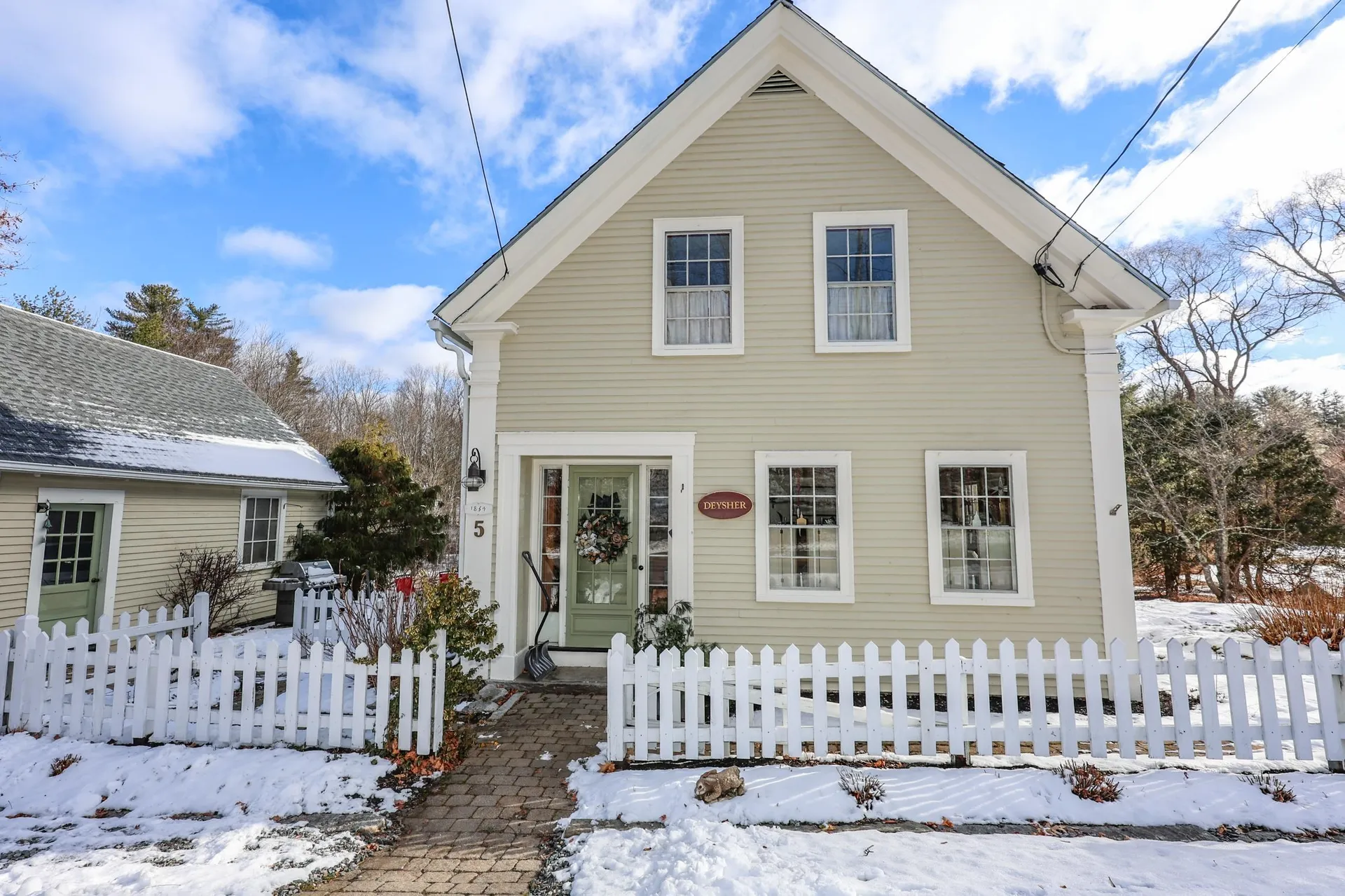 5 Manchester Road Amherst NH 03031-2926